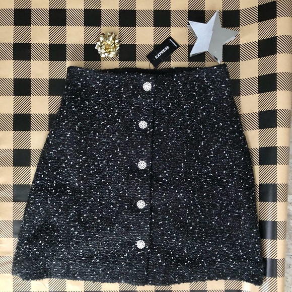 ✨💕 NWT Express tweed embellished front button skirt ❄️💕 - Picture 3 of 6